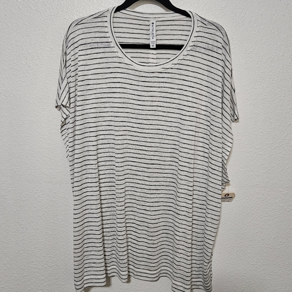 NWT Athleta Realease tee striped top size small tall oversized
